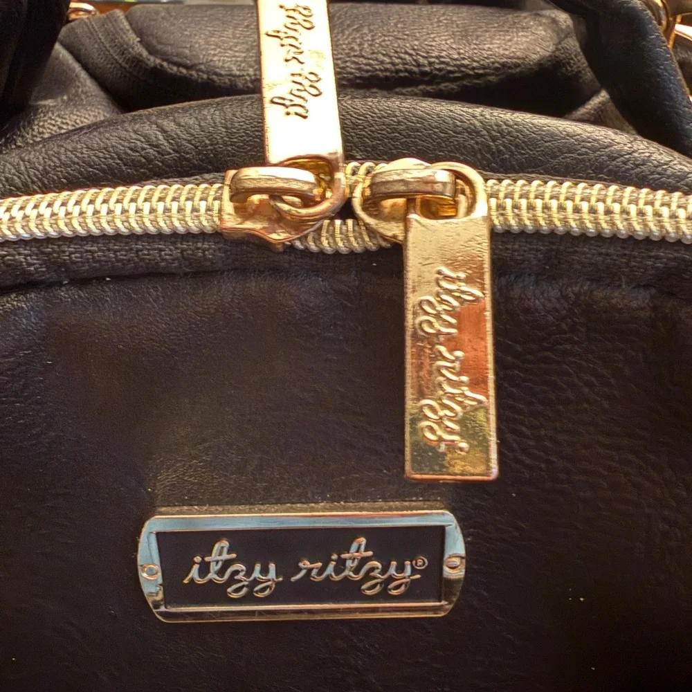 Itzy Ritzy black baby bag backpack